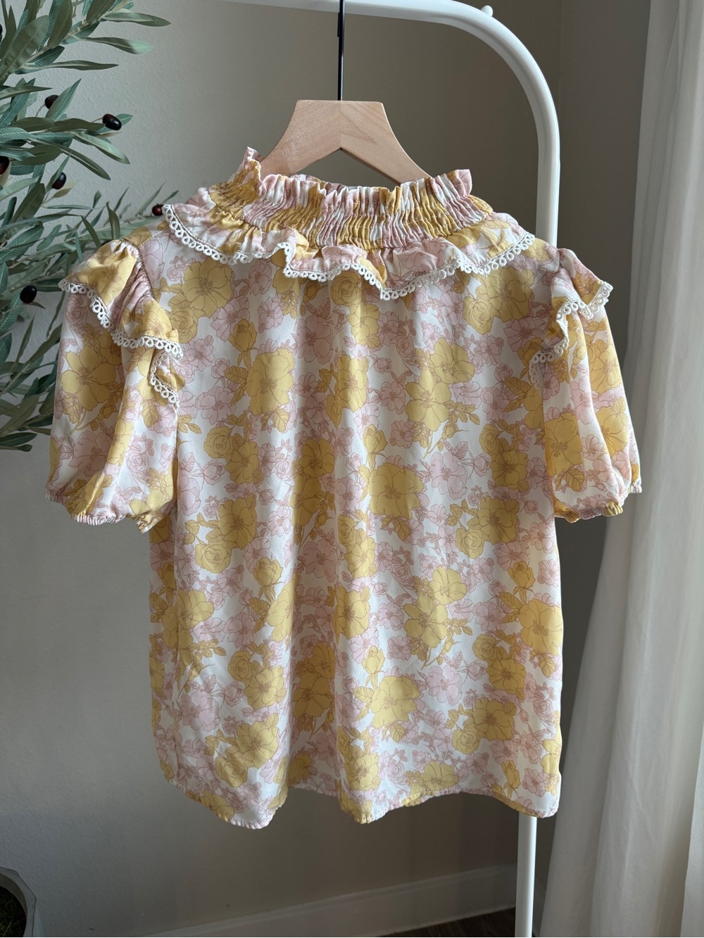 Alice Blue Floral Ruffle Blouse Size S